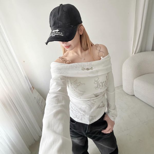 一字領鐵環肩帶上衣 