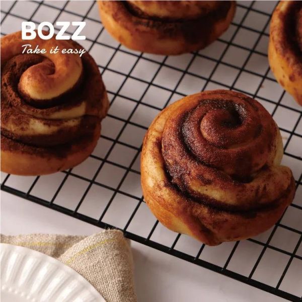 【母親節盛宴】豪華組：蛋糕*1顆/ 芝麻-瑪德蓮*1盒/ 法國*2袋/ 酸麵包*2袋/ 可頌*2袋/ 肉桂捲*2袋 