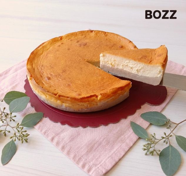 【母親節盛宴】豪華組：蛋糕*1顆/ 芝麻-瑪德蓮*1盒/ 法國*2袋/ 酸麵包*2袋/ 可頌*2袋/ 肉桂捲*2袋 