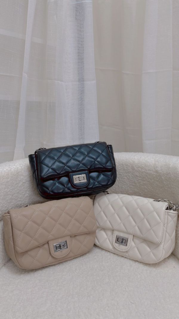 小香風銀鍊菱格包 