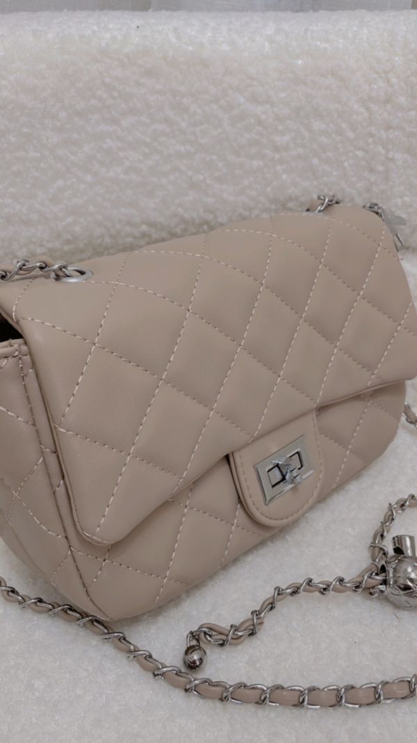 小香風銀鍊菱格包 