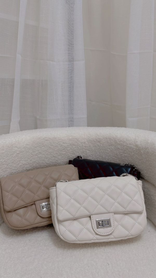 小香風銀鍊菱格包 