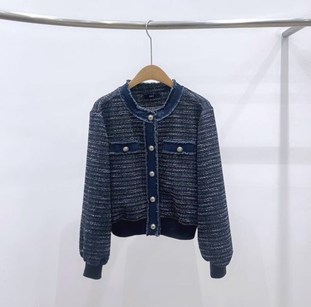 琉光織序銀釦外套 琉光織序銀釦外套,銀釦外套,短版外套,法式外套,氣質針織外套,女裝外套,秋冬外套,針織上衣,高質感短版外套