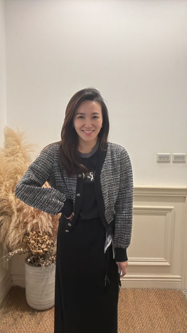 香頌織金扣外套 香頌織金扣外套,法式外套,短版外套,呢料上衣,金扣外套,設計感外套,秋冬女裝,氣質女裝,高質感外套,正韓外套