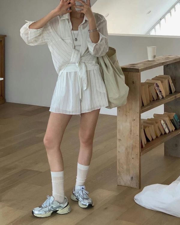 夏日慵懶條紋套裝 條紋套裝,夏季穿搭,文青居家服,寬鬆套裝,兩件式套裝,簡約風穿搭,氣質套裝,韓系穿搭