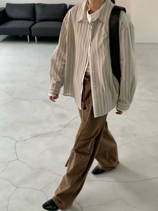 晨霧條序襯衫 條紋襯衫,韓系襯衫,設計感襯衫,藍白襯衫,對比領襯衫,寬鬆襯衫,知性襯衫,時髦襯衫