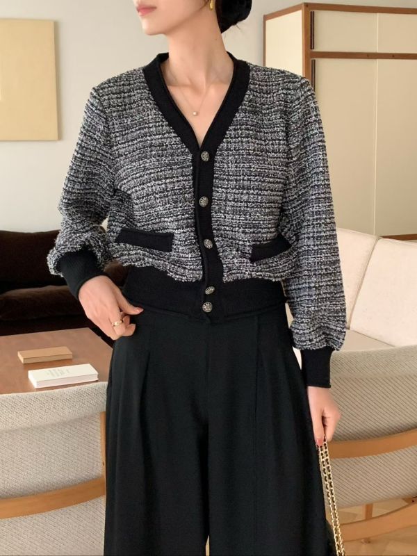 香頌織金扣外套 香頌織金扣外套,法式外套,短版外套,呢料上衣,金扣外套,設計感外套,秋冬女裝,氣質女裝,高質感外套,正韓外套