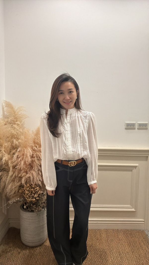 法式蕾絲拼接立領襯衫 法式蕾絲襯衫,韓系上衣,氣質襯衫,浪漫襯衫,蕾絲長袖襯衫,優雅女裝,秋冬上衣,復古風襯衫