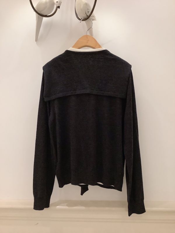 柔糸氣息・綁帶領針織上衣 針織上衣,綁帶上衣,領結上衣,氣質針織衫,秋冬上衣,百搭上衣,通勤穿搭,日系女裝,品牌女裝,氣質穿搭