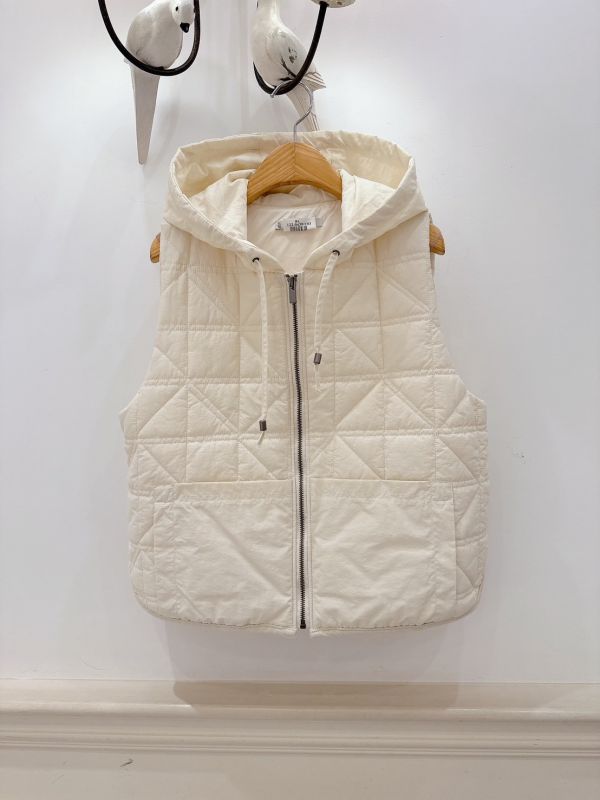 輕暖立體菱格鋪棉連帽背心 鋪棉背心,連帽背心,菱格背心,鋪棉外套,無袖外套,冬季背心,保暖背心,女裝背心,修飾版型背心