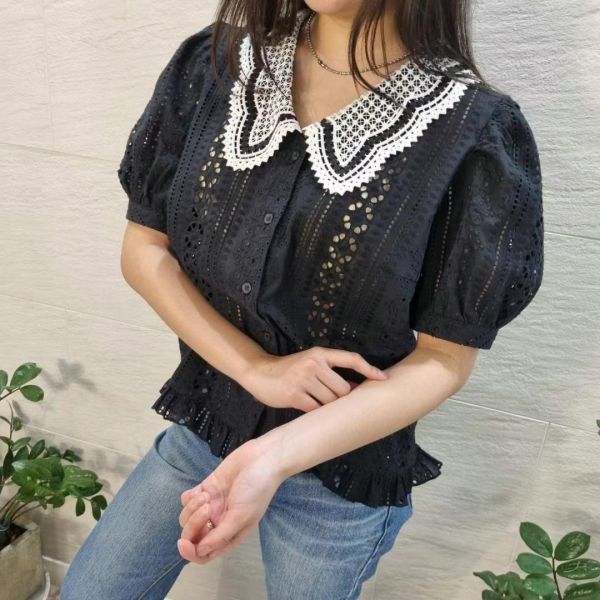 精緻刺繡大翻領上衣 刺繡上衣, 大翻領, 娃娃領, 鏤空, 襯衫, 蓬袖, 短袖上衣, 復古風格, 優雅, 甜美, 透膚, 女裝, 高質感, 夏季穿搭
