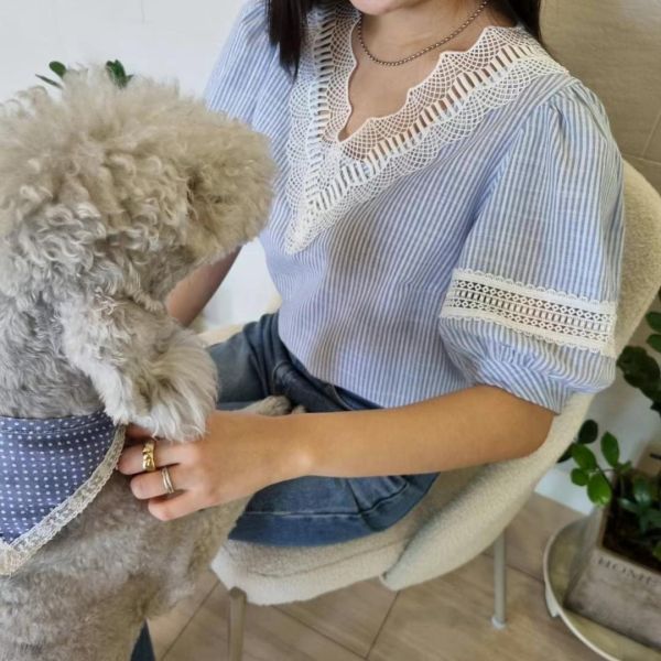 蕾絲拼接條紋泡袖上衣 條紋上衣,蕾絲上衣,泡泡袖上衣,日系女裝,甜美穿搭,溫柔風穿搭,春夏上衣推薦