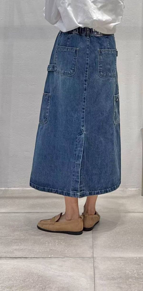 弧線後岔牛仔長裙 弧線後岔牛仔長裙,牛仔長裙,後開岔長裙,中長裙,修身牛仔裙,長版牛仔裙,率性女裝,都會風長裙,高質感牛仔裙,日常穿搭裙