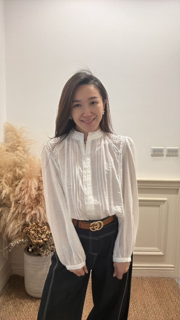 法式蕾絲拼接立領襯衫 法式蕾絲襯衫,韓系上衣,氣質襯衫,浪漫襯衫,蕾絲長袖襯衫,優雅女裝,秋冬上衣,復古風襯衫