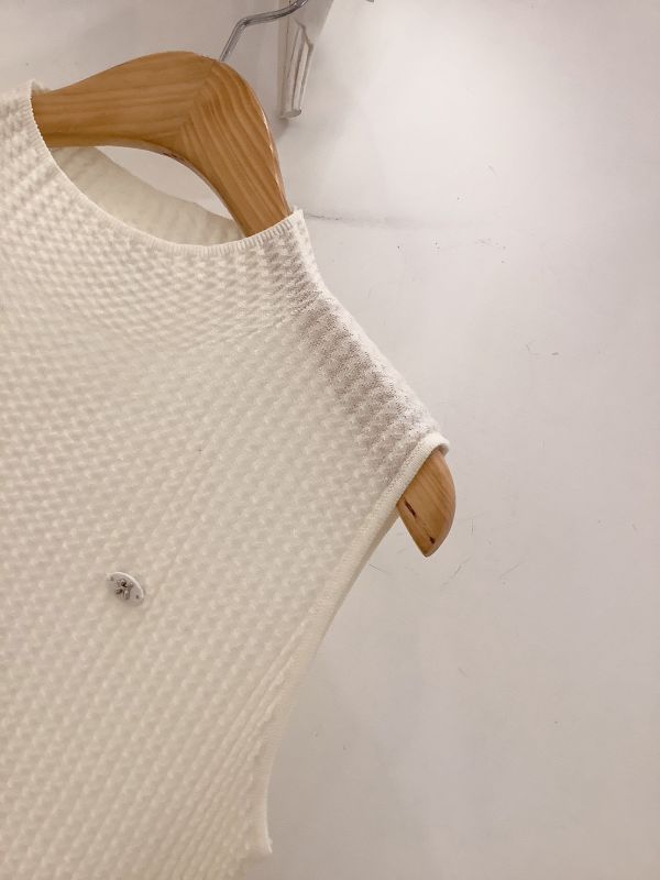 柔紋細織高領無袖上衣 無袖上衣,針織背心,高領上衣,韓系穿搭,羅紋針織,秋冬上衣,質感女裝,百搭上衣,韓國女裝,簡約風上衣