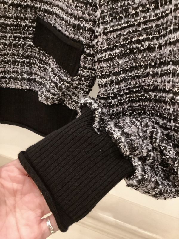 香頌織金扣外套 香頌織金扣外套,法式外套,短版外套,呢料上衣,金扣外套,設計感外套,秋冬女裝,氣質女裝,高質感外套,正韓外套