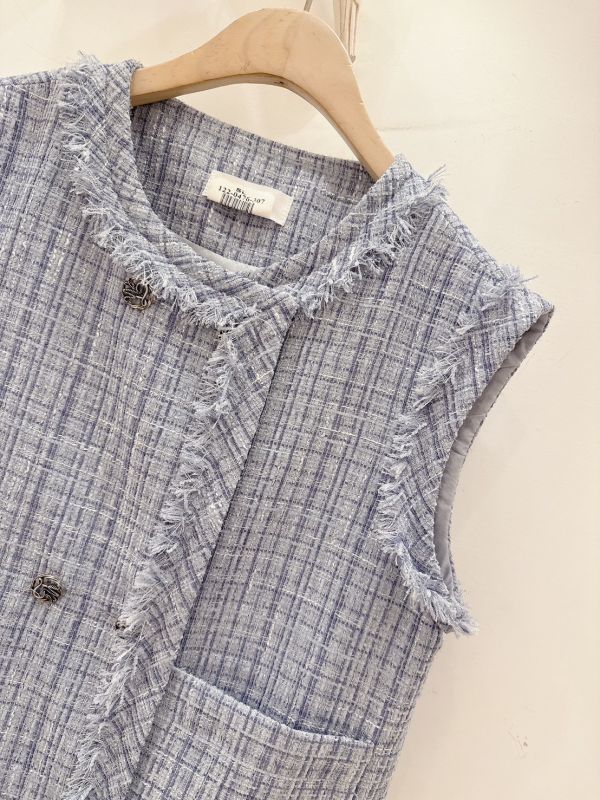 法式毛邊編織背心 編織背心, 毛邊背心, 雙排扣背心, 法式背心, 層次穿搭, 女生背心, 秋冬背心, 氣質背心