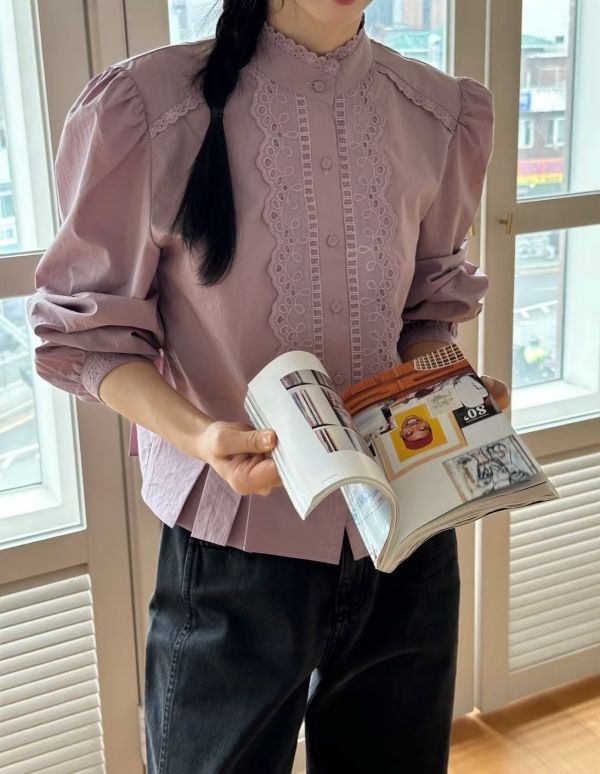 蕾緹立領褶飾襯衫 蕾絲襯衫,立領襯衫,澎袖襯衫,氣質上衣,修飾襯衫,蕾絲上衣,秋冬襯衫,質感女裝,設計感襯衫