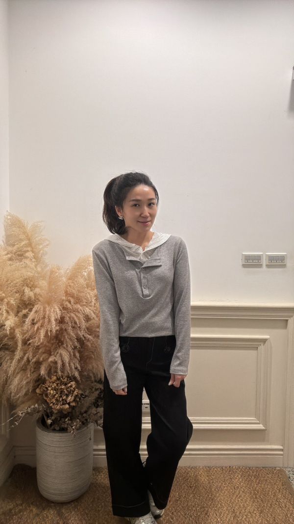 雙領層次設計針織上衣 雙領上衣,層次針織上衣,灰色針織衫,韓系上衣,氣質女裝,秋冬針織上衣,通勤穿搭,百搭上衣