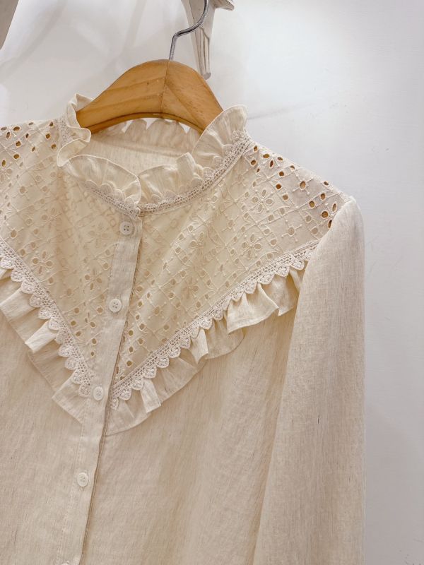 法式蕾絲荷葉襯衫 蕾絲襯衫,荷葉邊上衣,法式上衣,鏤空蕾絲,氣質襯衫,早春穿搭,長袖襯衫,女裝上衣,氣質穿搭,休閒上衣