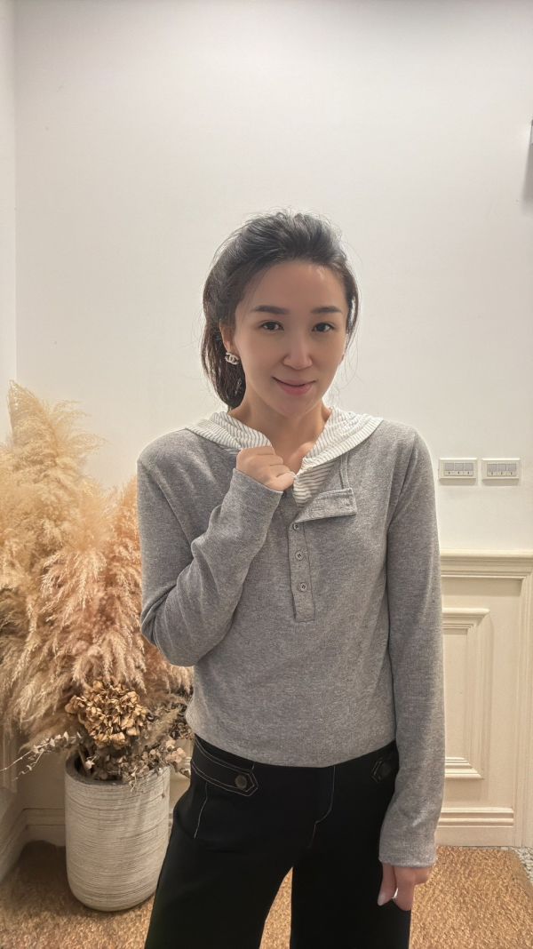 雙領層次設計針織上衣 雙領上衣,層次針織上衣,灰色針織衫,韓系上衣,氣質女裝,秋冬針織上衣,通勤穿搭,百搭上衣