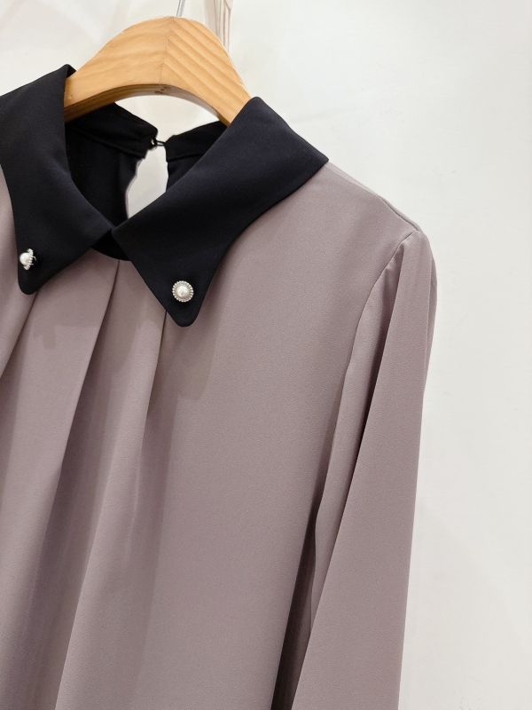 珍珠扣微澎落肩雪紡上衣 雪紡上衣,拼接領上衣,珍珠扣上衣,氣質上衣,通勤上衣,修飾版型上衣,百搭上衣,秋冬上衣