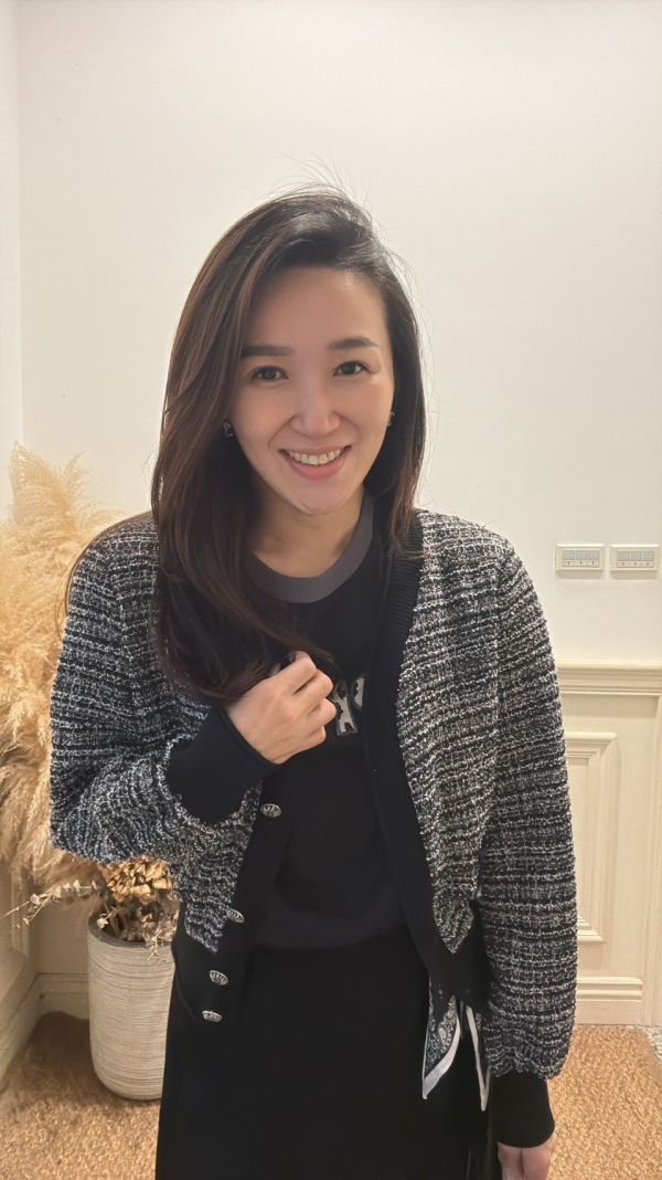 香頌織金扣外套 香頌織金扣外套,法式外套,短版外套,呢料上衣,金扣外套,設計感外套,秋冬女裝,氣質女裝,高質感外套,正韓外套