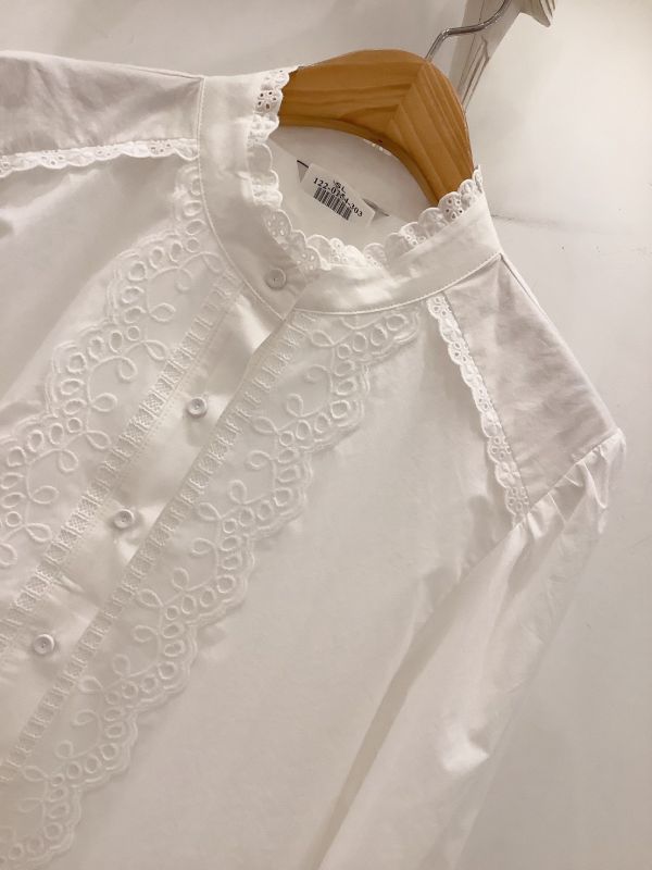 蕾緹立領褶飾襯衫 蕾絲襯衫,立領襯衫,澎袖襯衫,氣質上衣,修飾襯衫,蕾絲上衣,秋冬襯衫,質感女裝,設計感襯衫