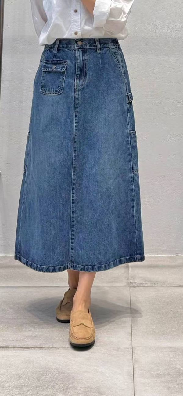 弧線後岔牛仔長裙 弧線後岔牛仔長裙,牛仔長裙,後開岔長裙,中長裙,修身牛仔裙,長版牛仔裙,率性女裝,都會風長裙,高質感牛仔裙,日常穿搭裙