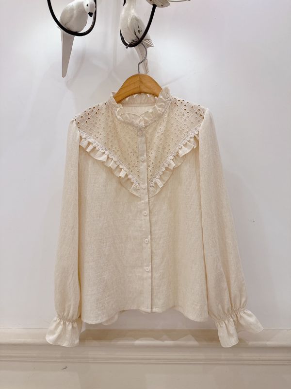 法式蕾絲荷葉襯衫 蕾絲襯衫,荷葉邊上衣,法式上衣,鏤空蕾絲,氣質襯衫,早春穿搭,長袖襯衫,女裝上衣,氣質穿搭,休閒上衣