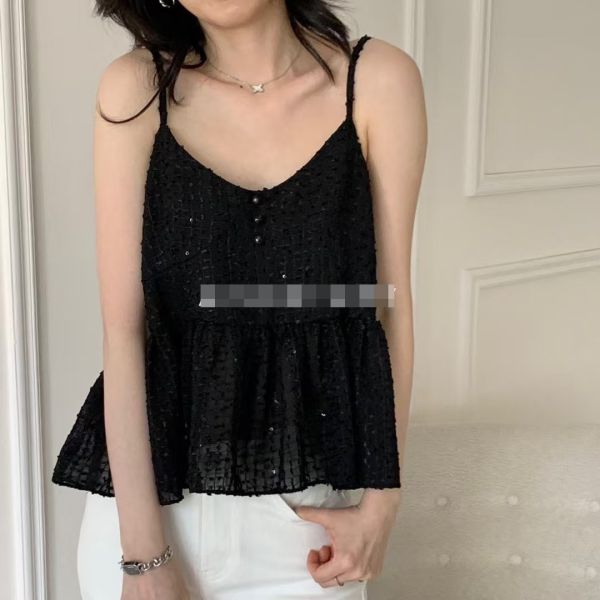 Le molt 微光織紗背心 微光織紗背心,夏日背心推薦,輕盈飄逸上衣,韓系背心穿搭,立體紋理女裝,透膚感背心,約會穿搭單品,氣質感上衣