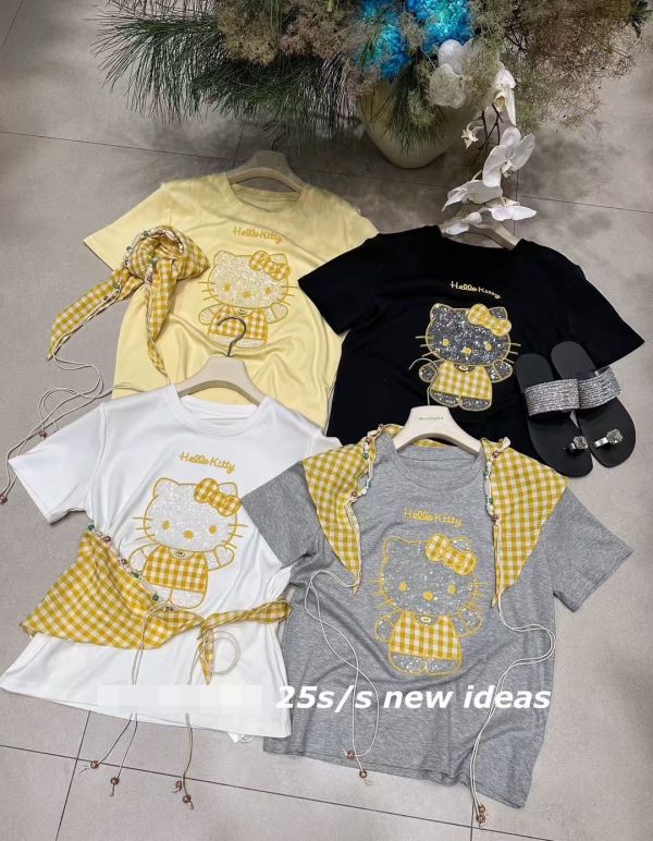 Le molt Kitty童趣T Kitty童趣T,亮片刺繡上衣,格紋拼接T恤,角色造型T恤,甜美風短袖,可愛風上衣,柔棉質T恤,日系童趣T,韓系拼接上衣,俏皮風穿搭
