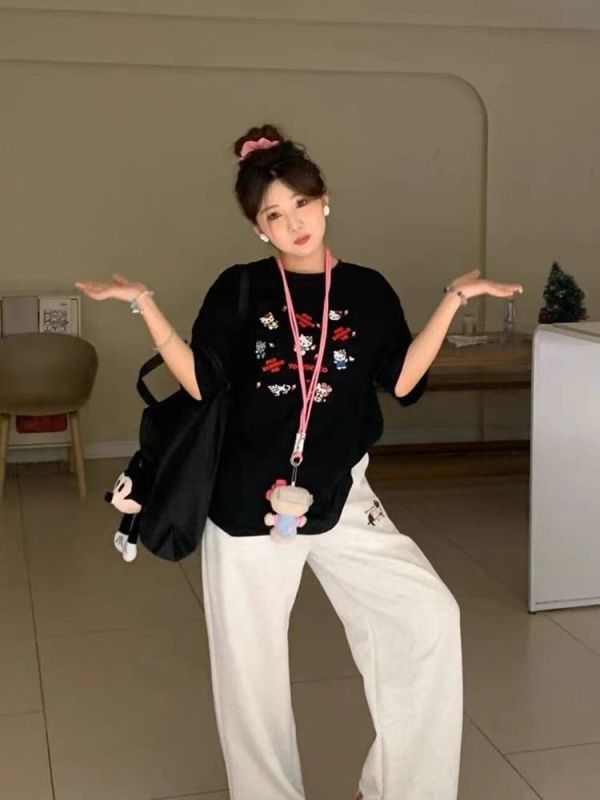 Le molt 超可愛凱蒂慵懶T 展現少女心的休閒時尚 T恤