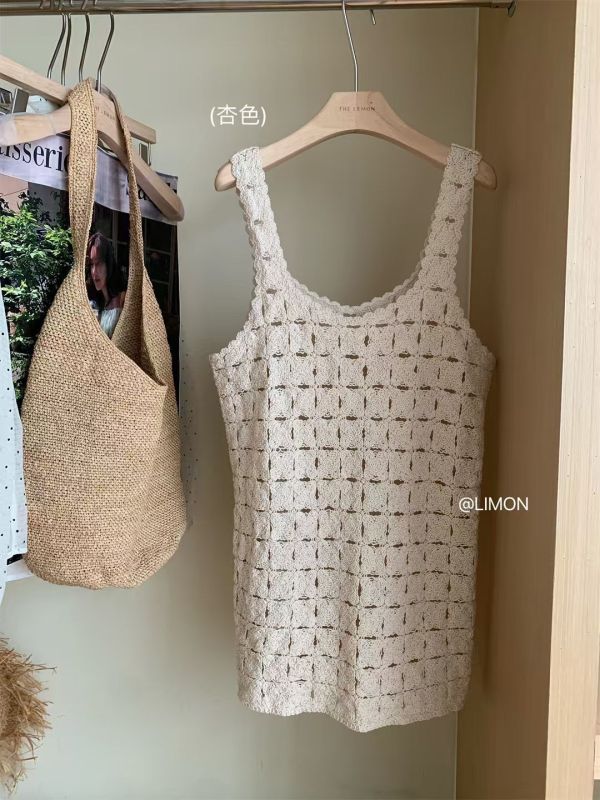 Le molt 編花層光背心上衣 鉤針背心,編織上衣,夏季上衣,層次穿搭,手作風上衣,無袖背心,設計感穿搭,日系穿搭,復古鉤花,輕鬆穿搭