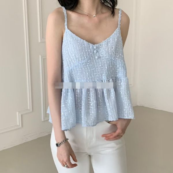 Le molt 微光織紗背心 微光織紗背心,夏日背心推薦,輕盈飄逸上衣,韓系背心穿搭,立體紋理女裝,透膚感背心,約會穿搭單品,氣質感上衣