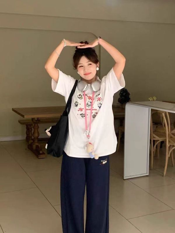 Le molt 超可愛凱蒂慵懶T 展現少女心的休閒時尚 T恤