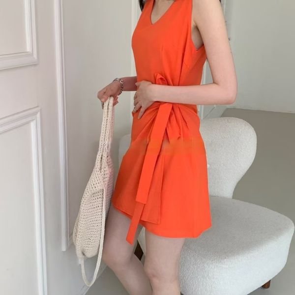 Le molt 俐落夏光無袖短洋裝 袖短洋裝