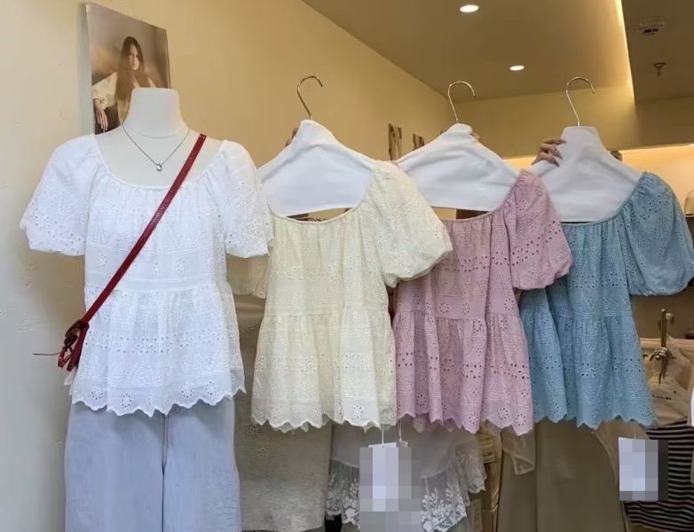 Le molt 晴日露肩泡泡袖上衣 泡泡袖上衣、短袖女裝、夏季上衣推薦、甜美風女裝、滾邊上衣、鵝黃色上衣、氣質女裝、夏日穿搭