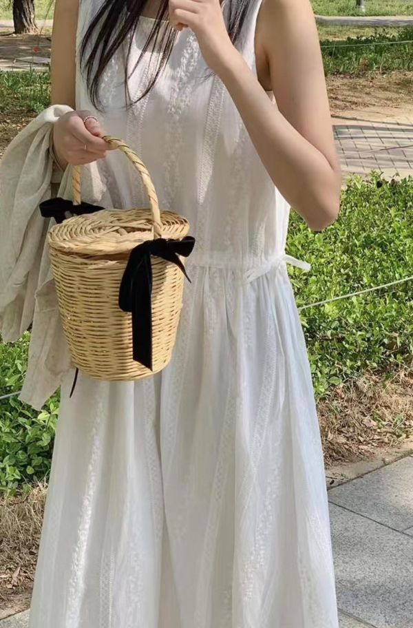 Le molt 白日午後綁帶長洋裝 白色洋裝,綁帶長洋裝,春夏長裙,文青洋裝,無袖連身裙,氣質穿搭,韓系洋裝,簡約風洋裝,渡假洋裝,女神系洋裝,收腰設計裙子