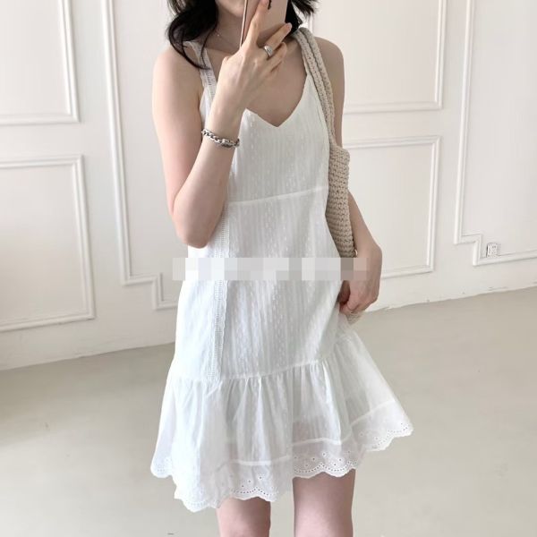 Le molt 夏日蕾絲洋裝 夏日洋裝,蕾絲洋裝,韓系穿搭,清新洋裝,吊帶洋裝推薦,氣質洋裝,夏季洋裝