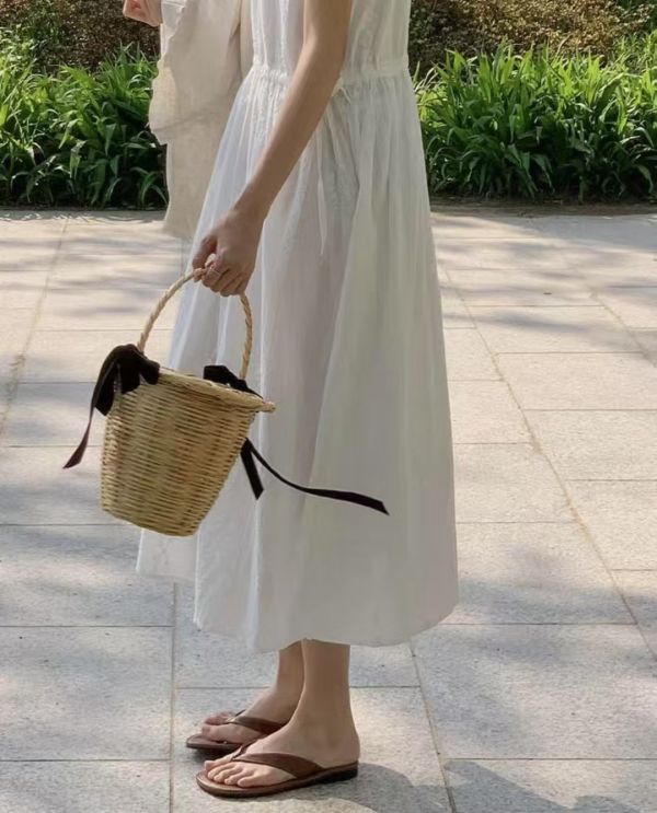 Le molt 白日午後綁帶長洋裝 白色洋裝,綁帶長洋裝,春夏長裙,文青洋裝,無袖連身裙,氣質穿搭,韓系洋裝,簡約風洋裝,渡假洋裝,女神系洋裝,收腰設計裙子