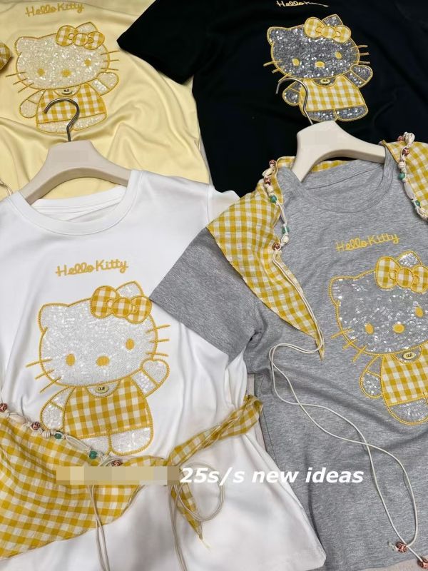 Le molt Kitty童趣T Kitty童趣T,亮片刺繡上衣,格紋拼接T恤,角色造型T恤,甜美風短袖,可愛風上衣,柔棉質T恤,日系童趣T,韓系拼接上衣,俏皮風穿搭