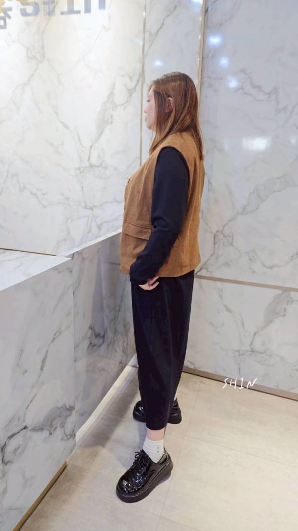 麂皮背心搭長版兩件洋 