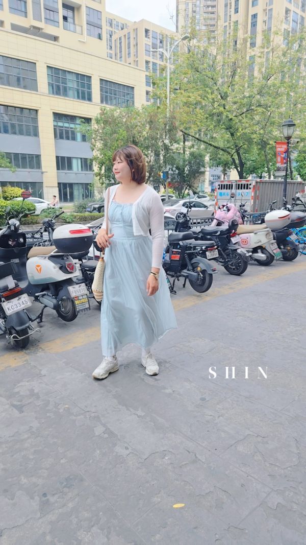 縮腰設計棉麻直紋洋 
