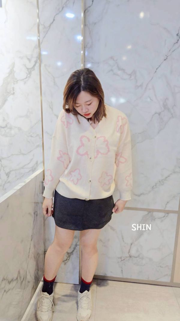 日系雲朵花針織外套(奶杏/灰) 