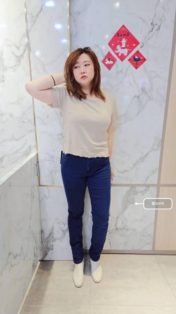 彈性棉木耳邊素上衣(白/奶茶/黑) 