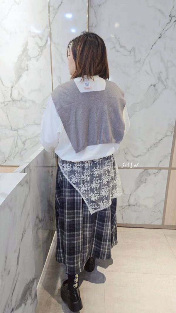 基本款附領巾棉T(白/黑) 