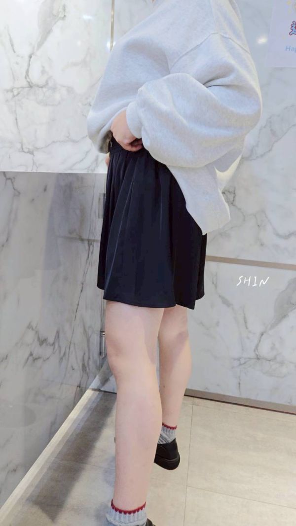 馬蹄釦漂亮短裙褲(黑/咖) 