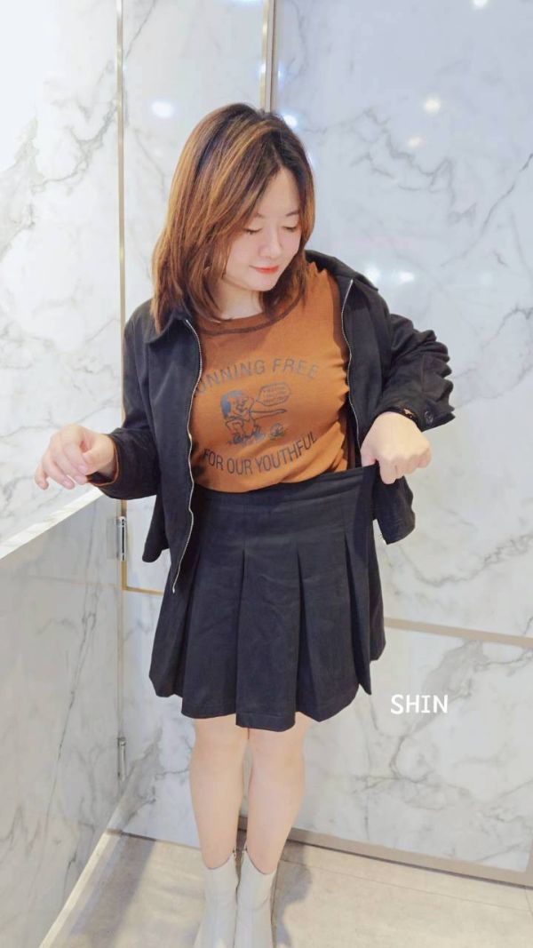 韓系鹿皮絨套裝百褶裙(咖/黑) 