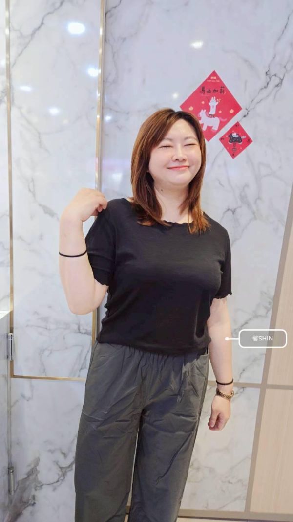 彈性棉木耳邊素上衣(白/奶茶/黑) 